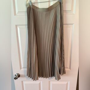 H&M Pleated Taupe Skirt